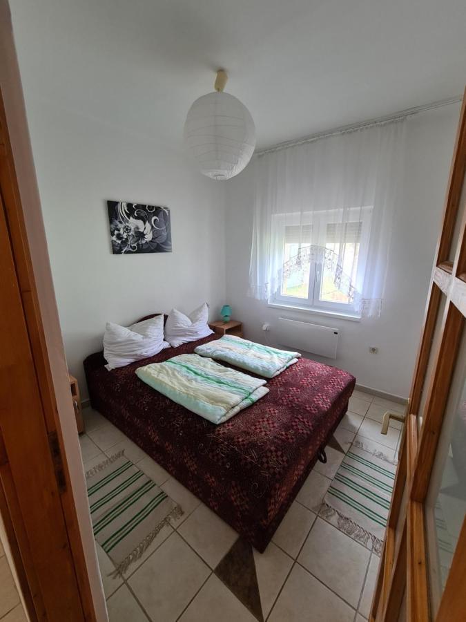 Zseki Apartman Hajduszoboszlo Ngoại thất bức ảnh
