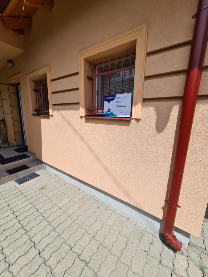 Zseki Apartman Hajduszoboszlo Ngoại thất bức ảnh