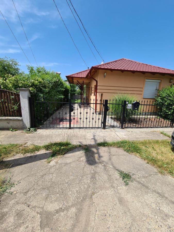Zseki Apartman Hajduszoboszlo Ngoại thất bức ảnh