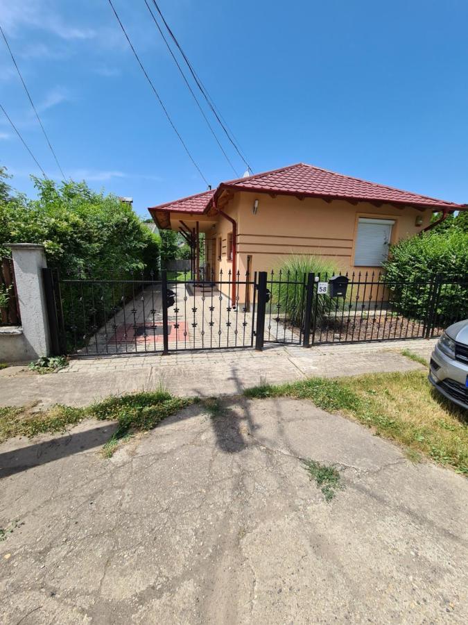 Zseki Apartman Hajduszoboszlo Ngoại thất bức ảnh