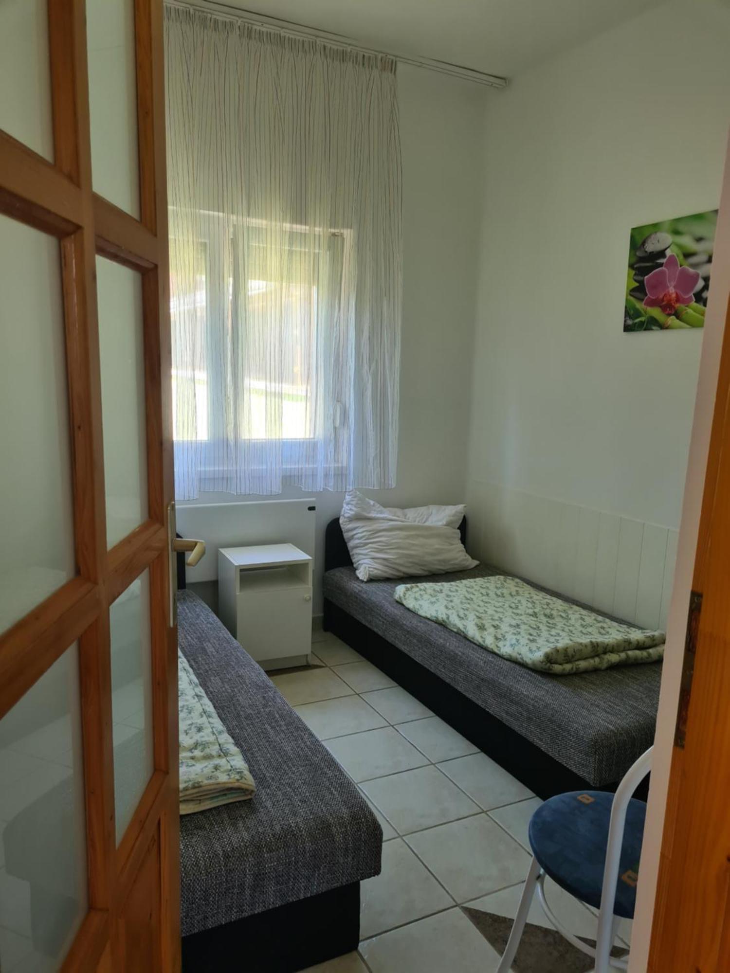 Zseki Apartman Hajduszoboszlo Ngoại thất bức ảnh